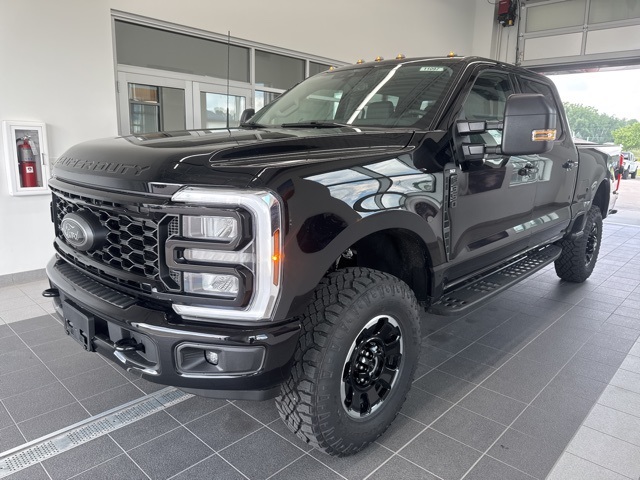 2025 Ford F-350 XLT photo 4