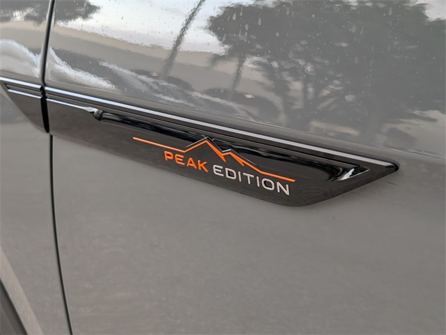 2025 Volkswagen Atlas Peak Edition SE photo 6