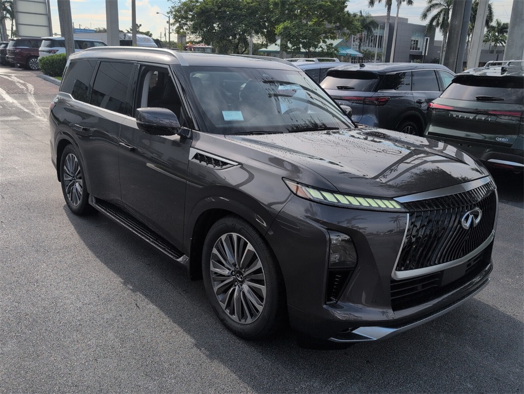2026 Infiniti QX80 Luxe photo 2
