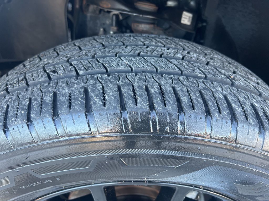 2021 Nissan Frontier Crew Cab photo 37