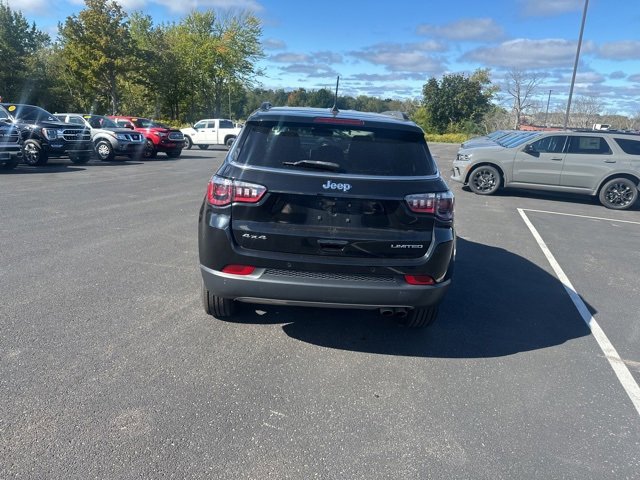 2022 Jeep Compass Limited photo 3