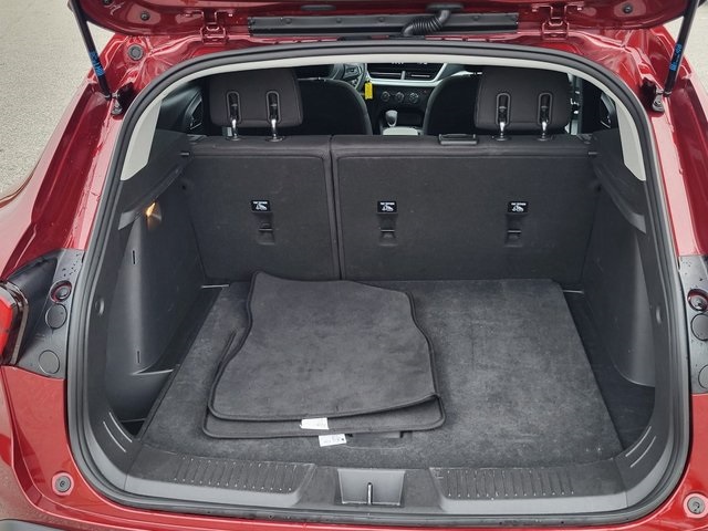 2025 Chevrolet Trax LS photo 2