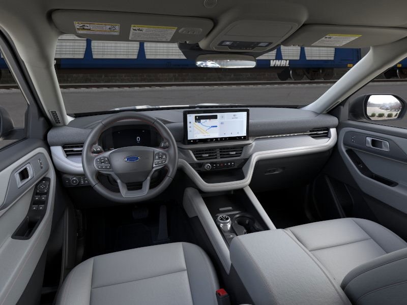 2025 Ford Explorer photo 3