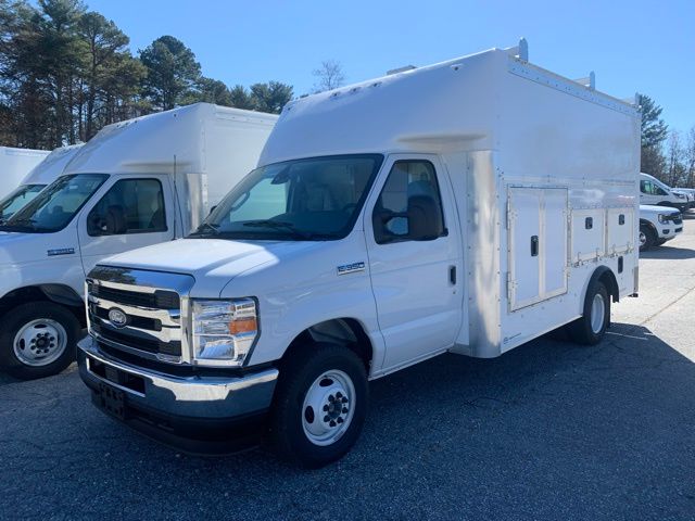 2026 Ford E-350 Base photo 2