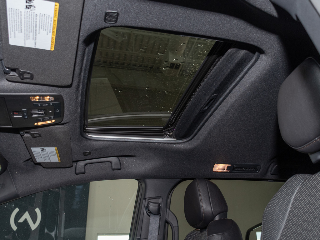 2025 Toyota Sienna Limited photo 13