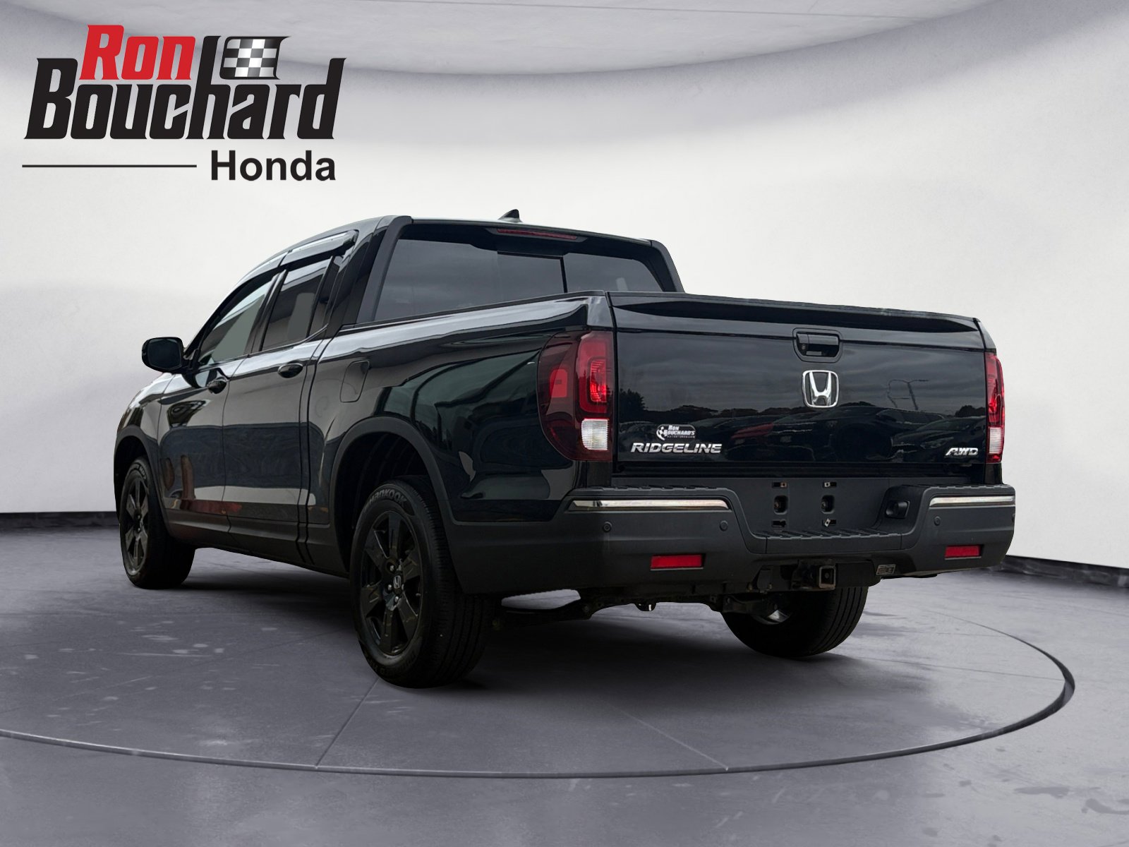 2019 Honda Ridgeline Black Edition photo 3