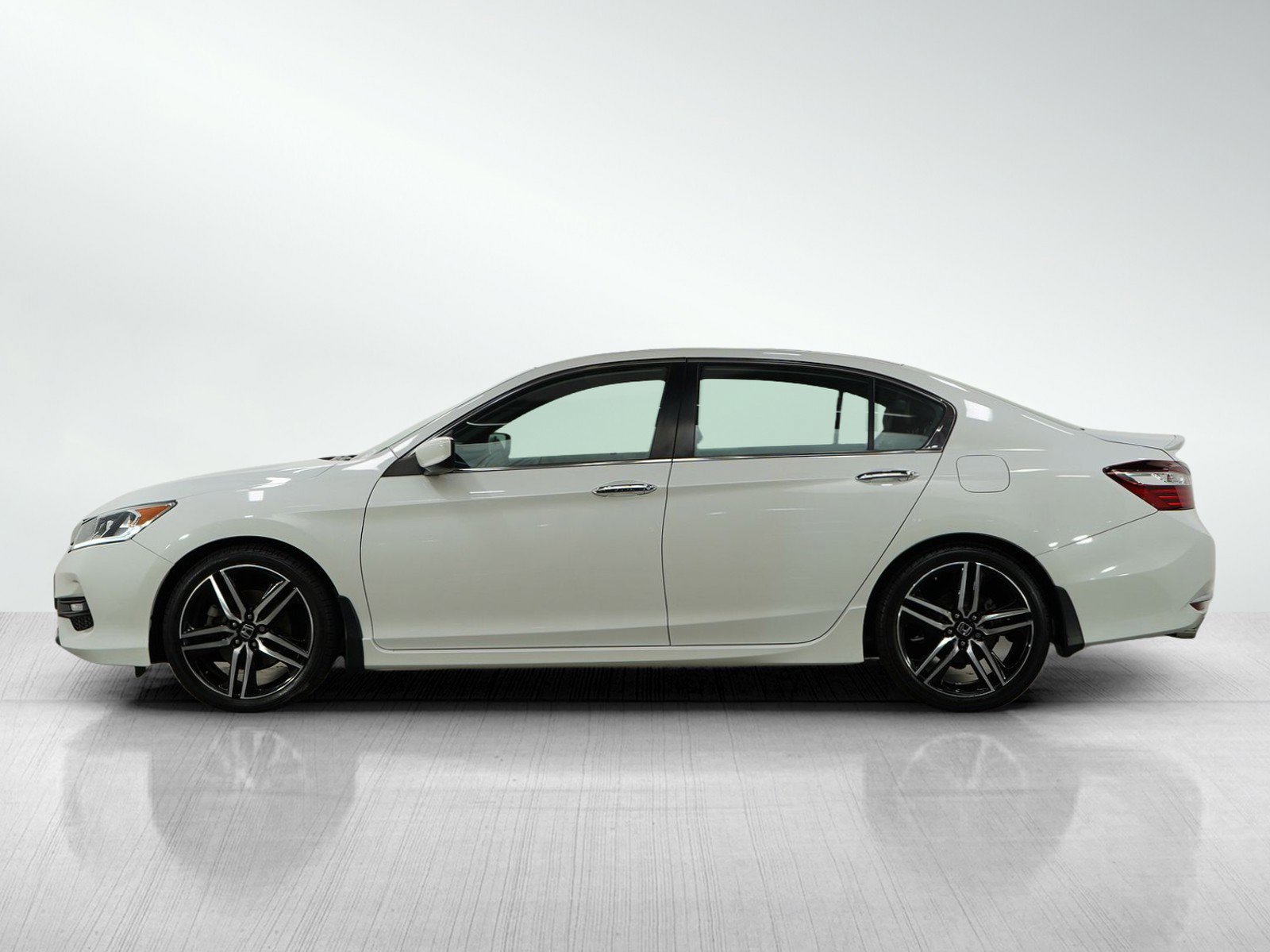 Used 2017 Honda Accord Sport with VIN 1HGCR2F50HA304163 for sale in Bloomington, Minnesota