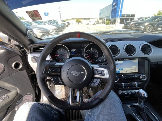 2016 Ford Mustang EcoBoost Premium photo 18