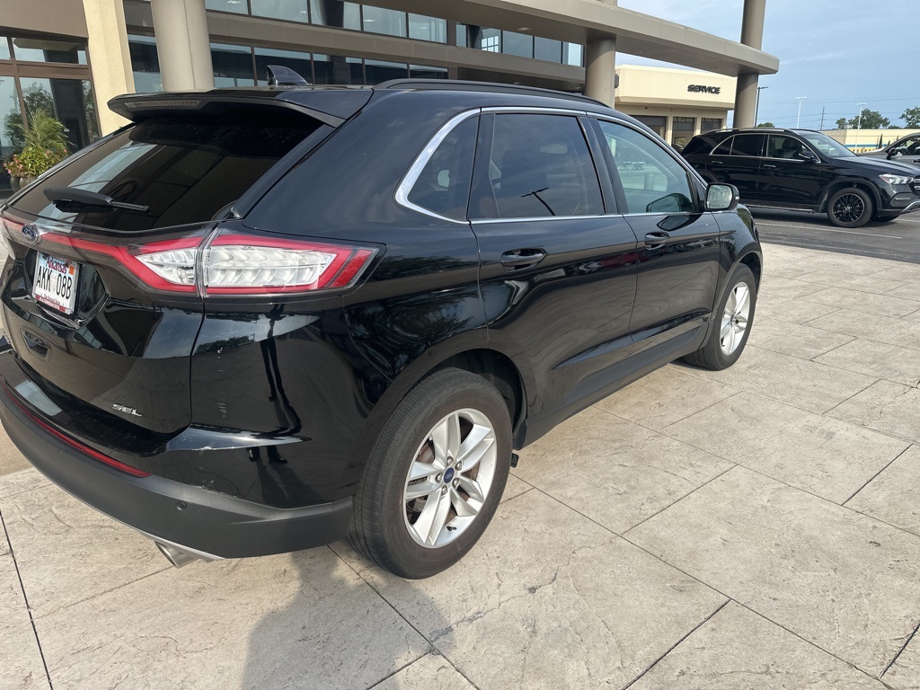 2016 Ford Edge SEL photo 2