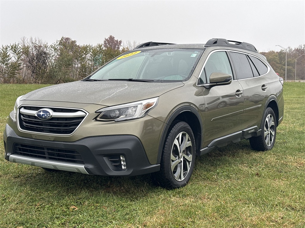 2022 Subaru Outback Limited photo 2
