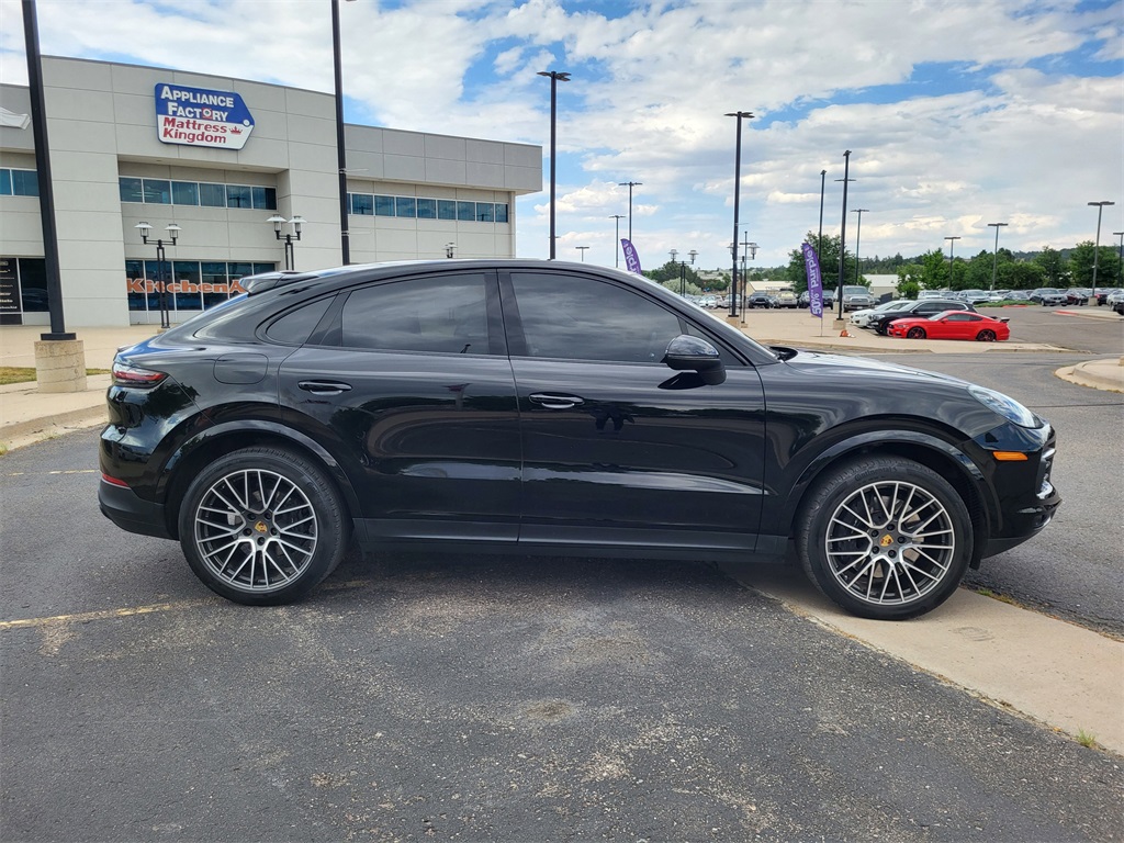 2021 Porsche Cayenne Coupe Base photo 2