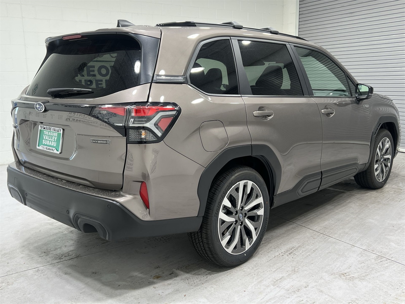 2025 Subaru Forester Touring photo 8