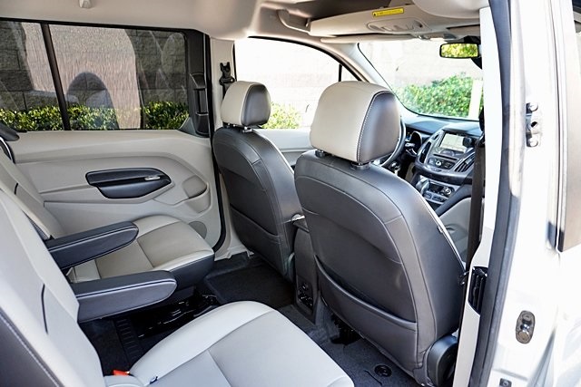 2018 Ford Transit Connect Titanium photo 13