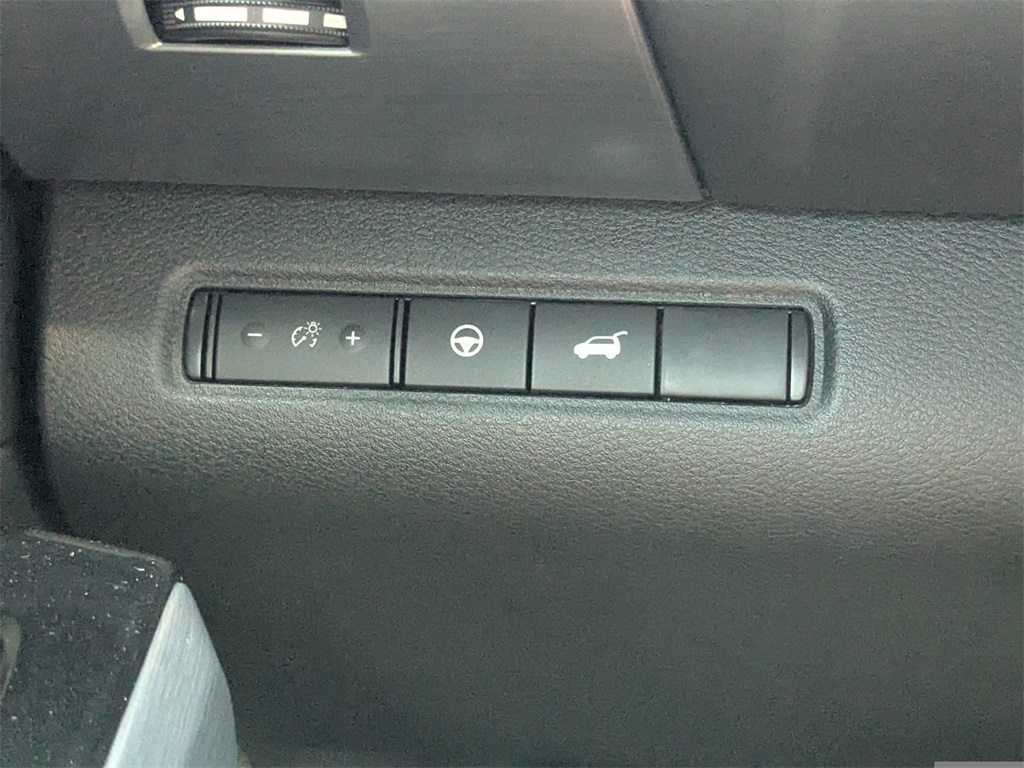 2025 Nissan Pathfinder SL photo 25
