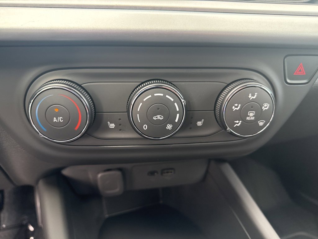 2025 Chevrolet Trax photo 17