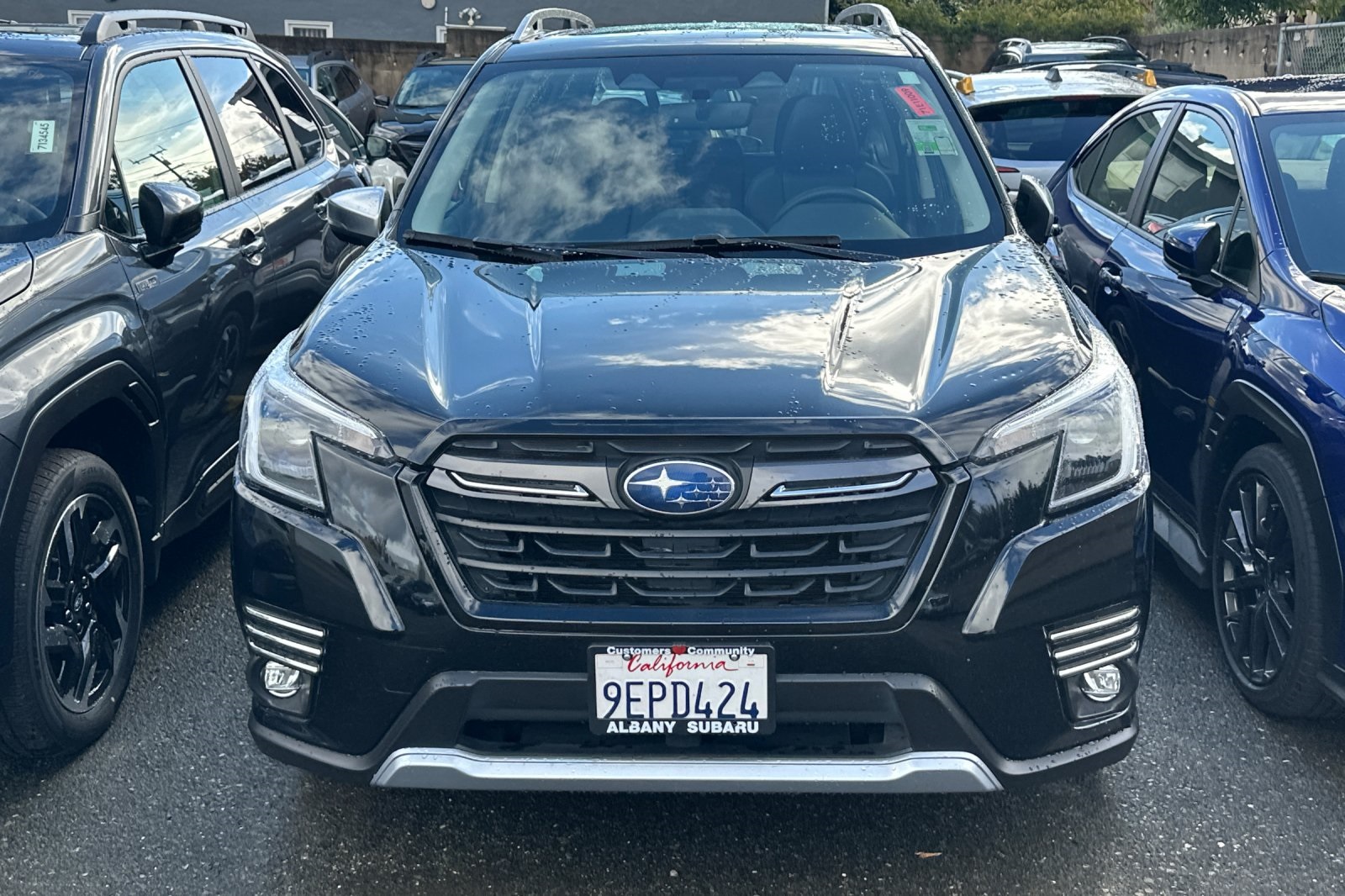 2023 Subaru Forester Touring photo 2