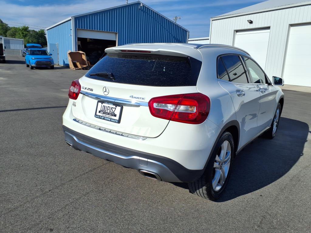 2018 Mercedes Benz GLA 250 4MATIC photo 4
