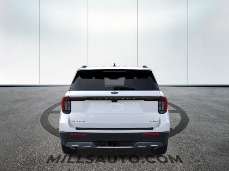 2025 Ford Explorer photo 4