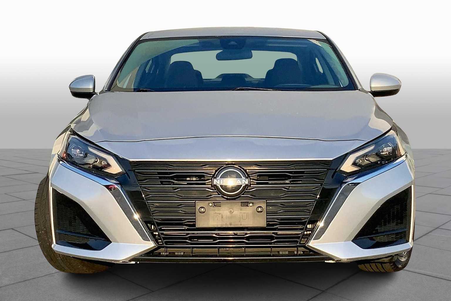 2023 Nissan Altima 2.5 SV photo 3