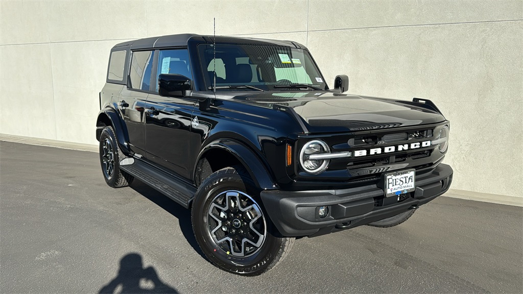 2025 Ford Bronco 4-Door Outer Banks's photo