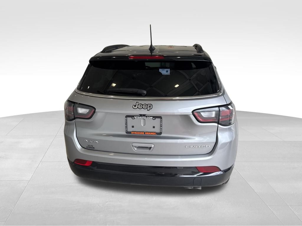 2022 Jeep Compass Limited photo 4