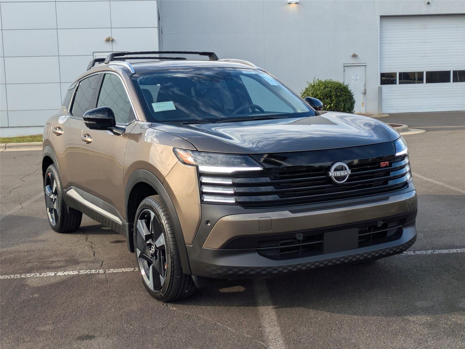 2026 Nissan Kicks SR photo 3