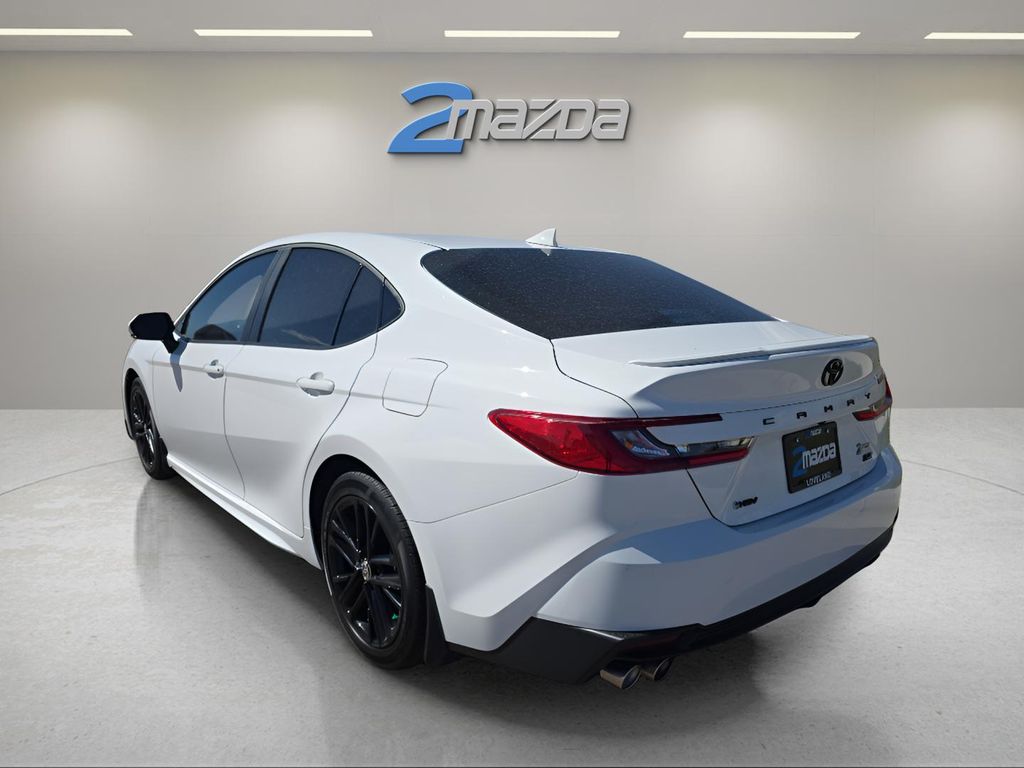 2025 Toyota Camry Hybrid SE photo 3