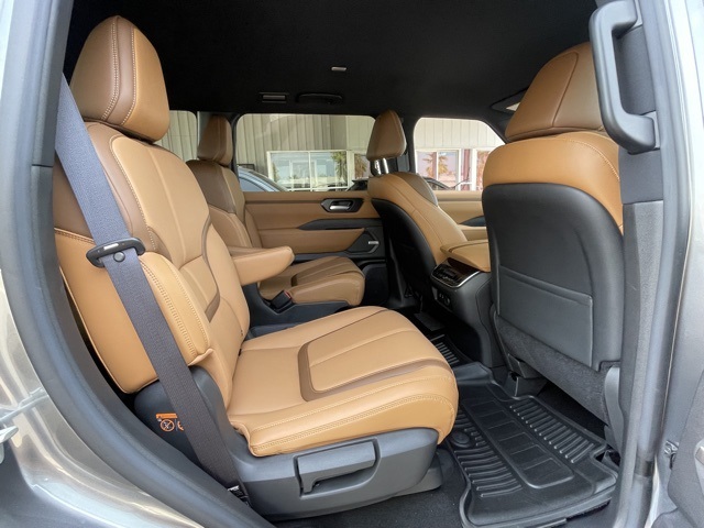 2026 Nissan Armada SL photo 7