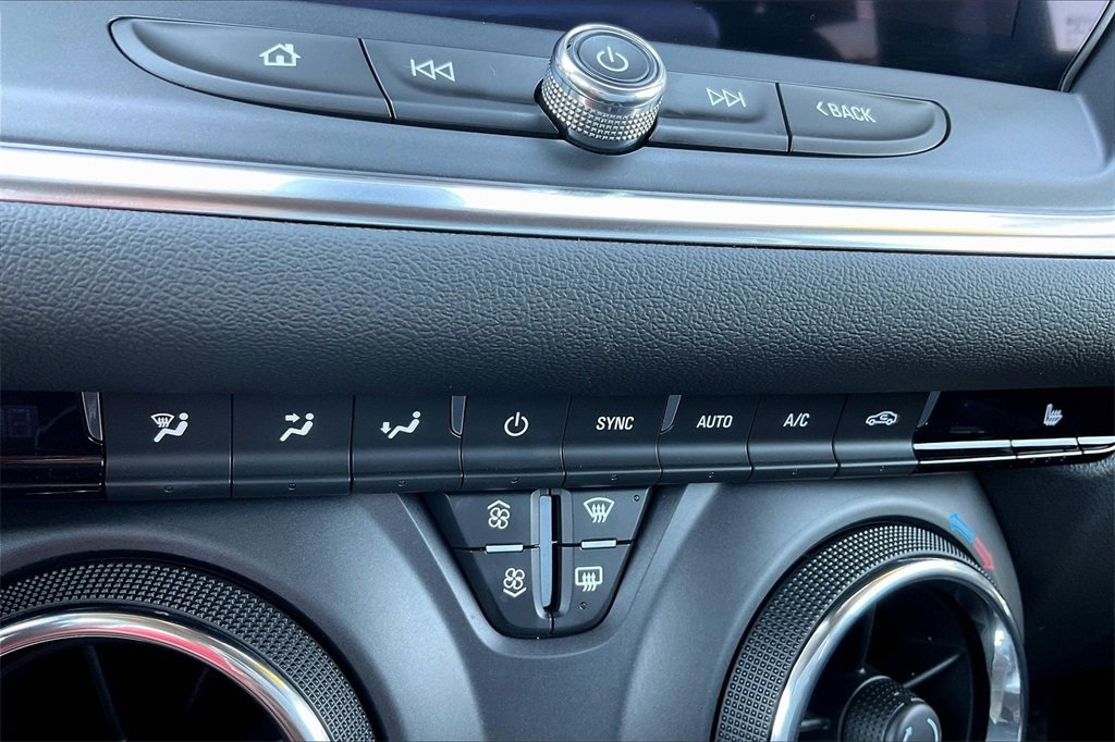 2023 Chevrolet Blazer 2LT photo 30