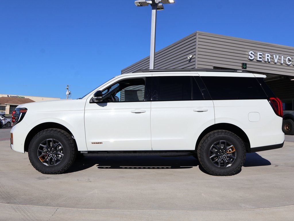 2025 Ford Expedition photo 2