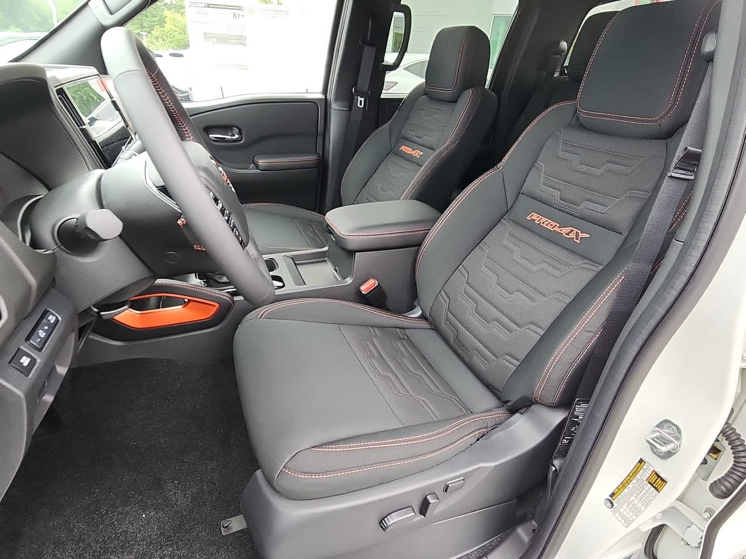 2025 Nissan Frontier PRO-4X photo 10
