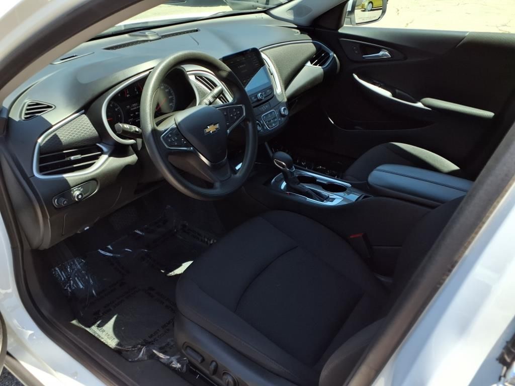 2023 Chevrolet Malibu 1LT photo 13