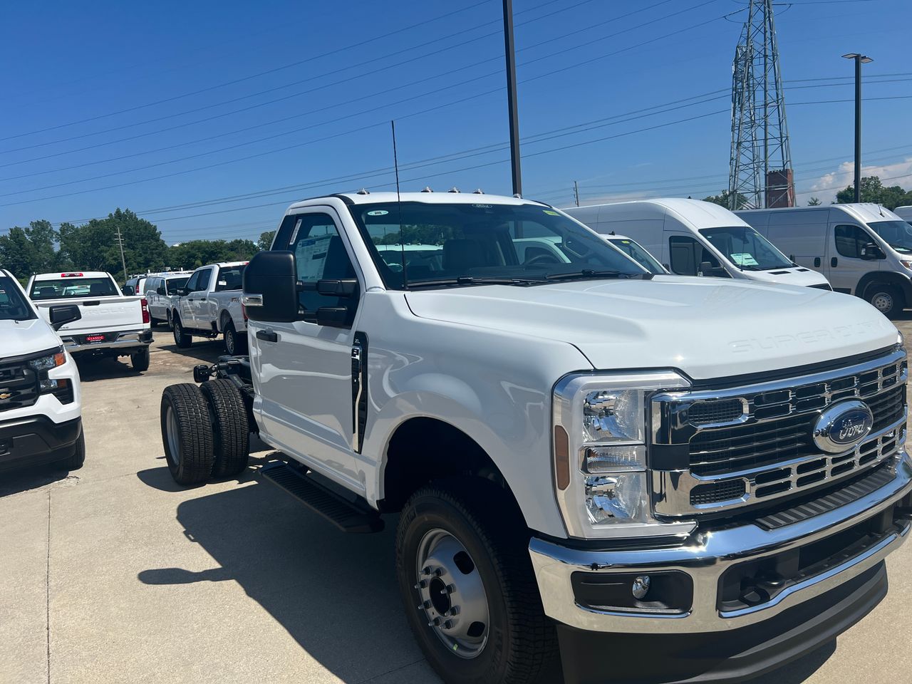 2025 Ford F-350 XL photo 3
