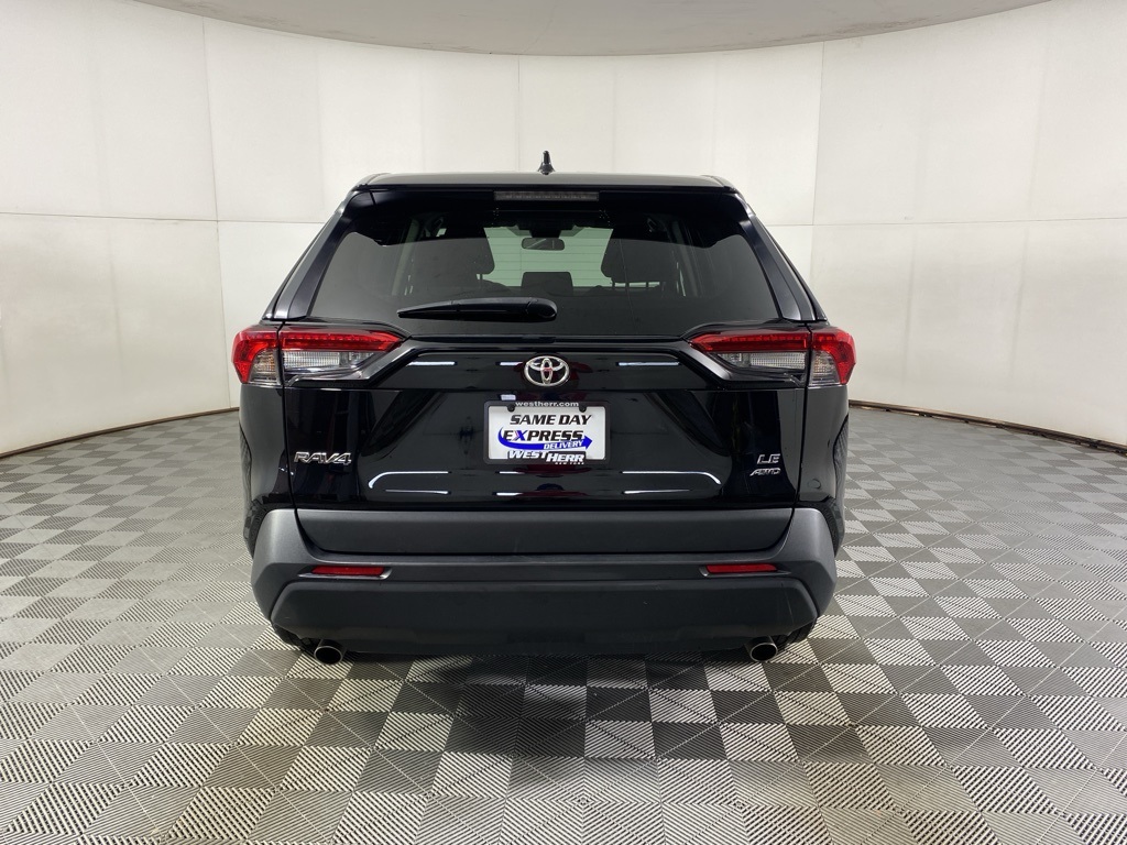 2023 Toyota RAV4 LE photo 7