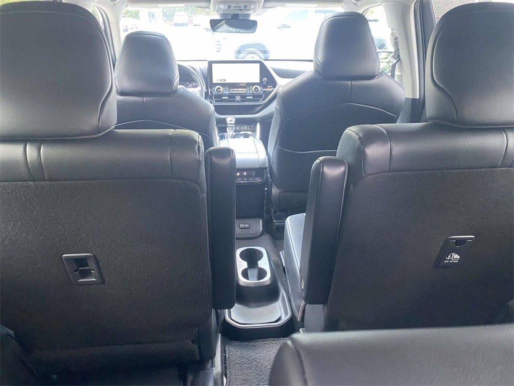 2023 Toyota Highlander XLE photo 9