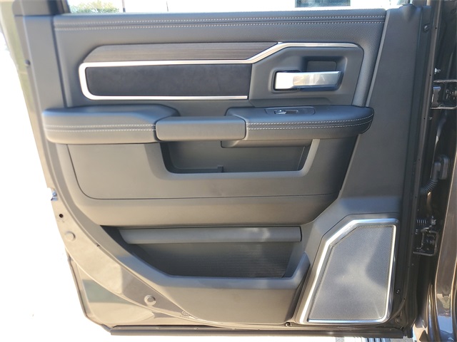 2025 Ram 3500 Laramie photo 14