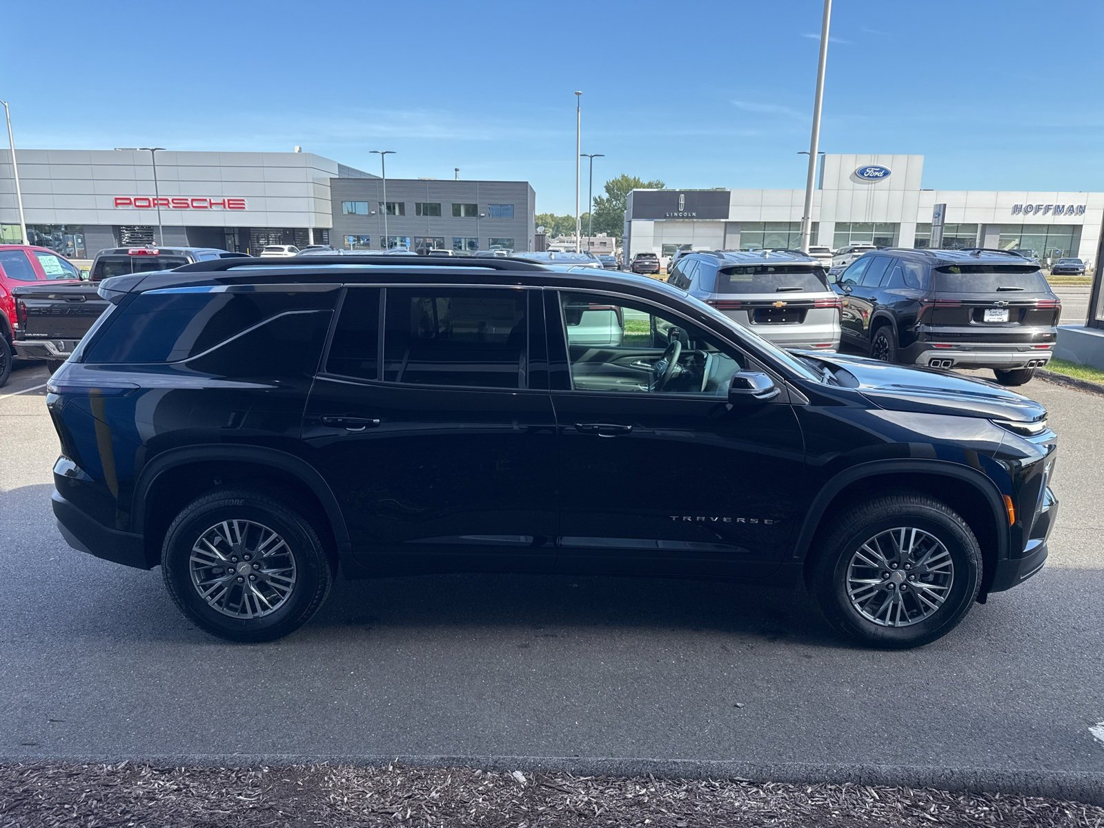 2026 Chevrolet Traverse photo 3
