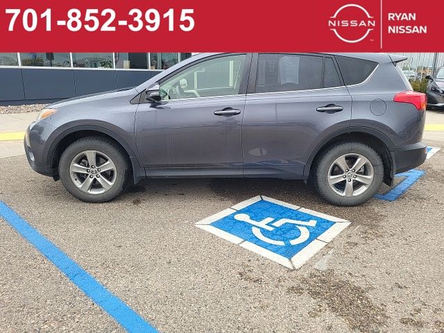 2015 Toyota RAV4 XLE photo 2