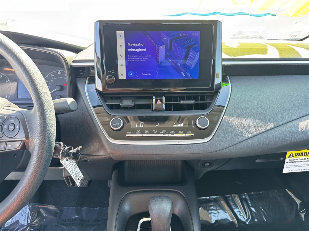 2023 Toyota Corolla LE photo 23