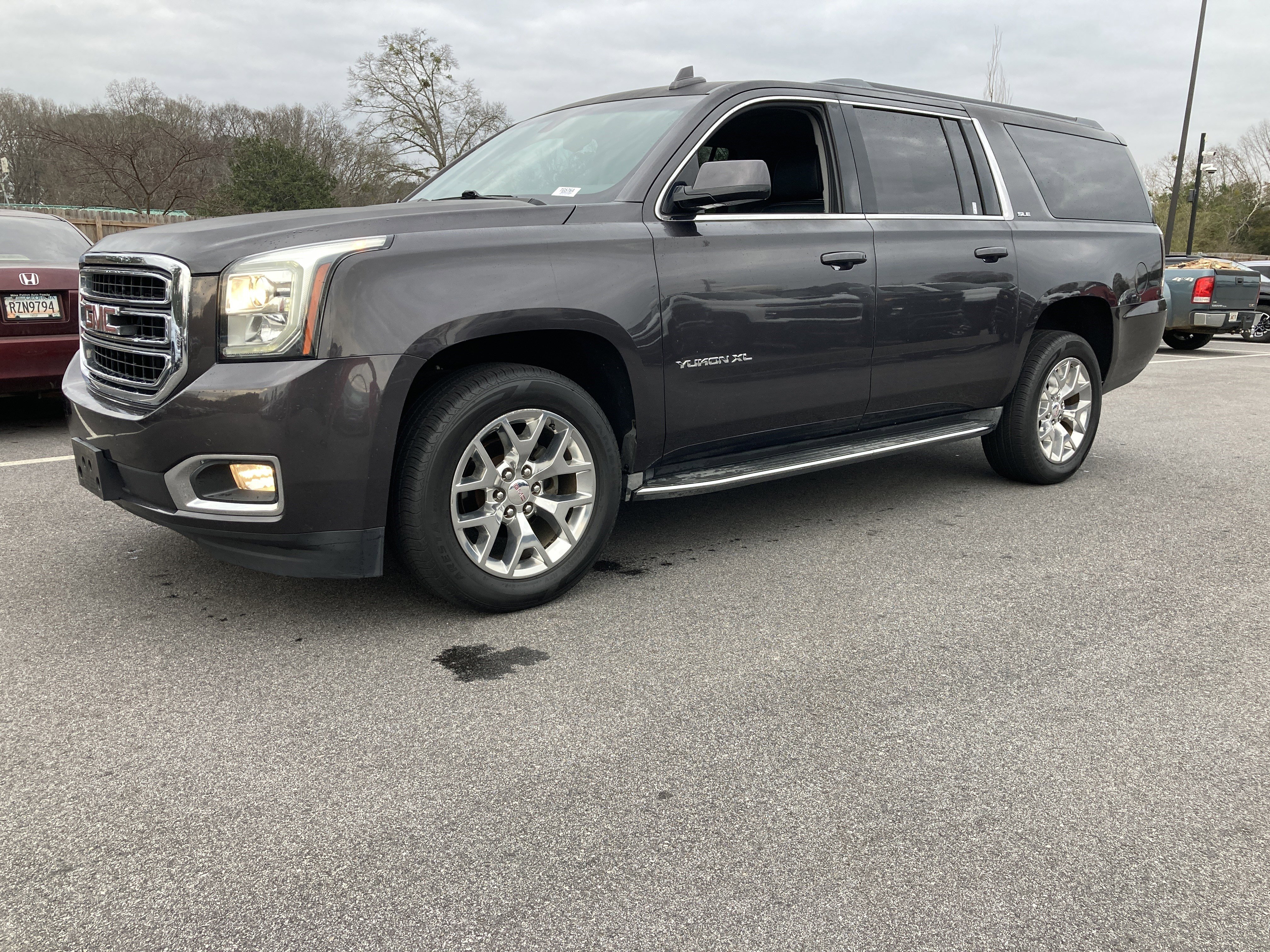 2016 GMC Yukon XL SLE's photo