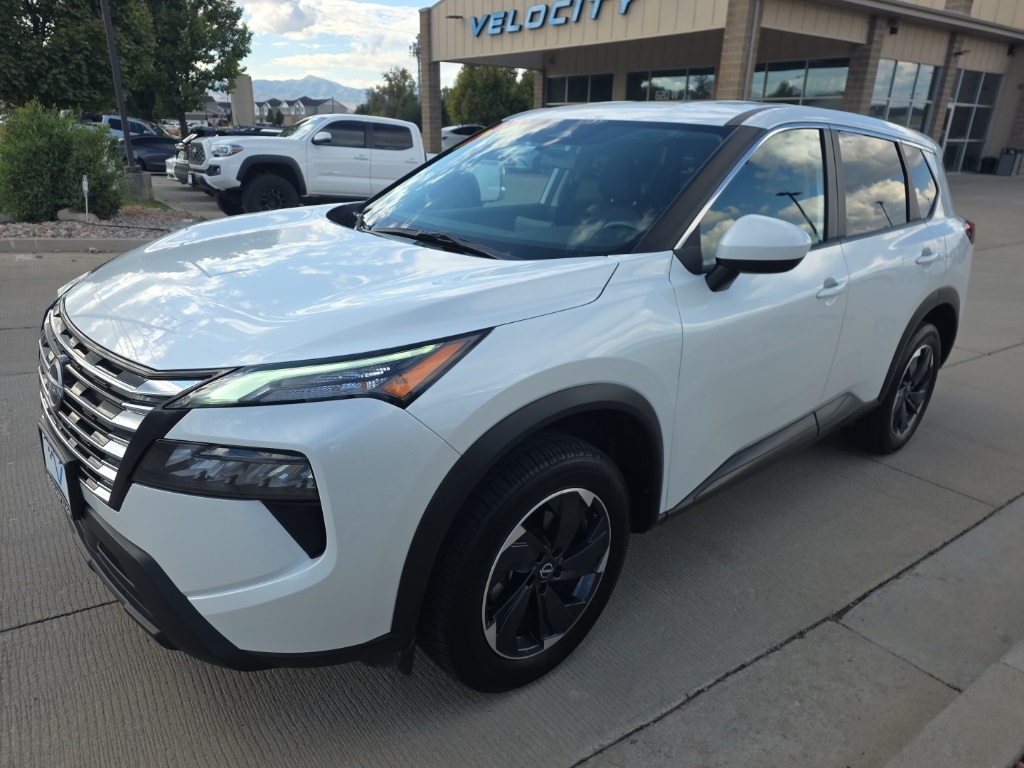 2024 Nissan Rogue SV photo 6