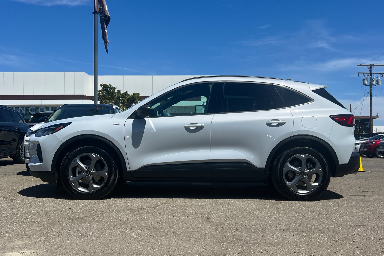 2025 Ford Escape ST-Line photo 5