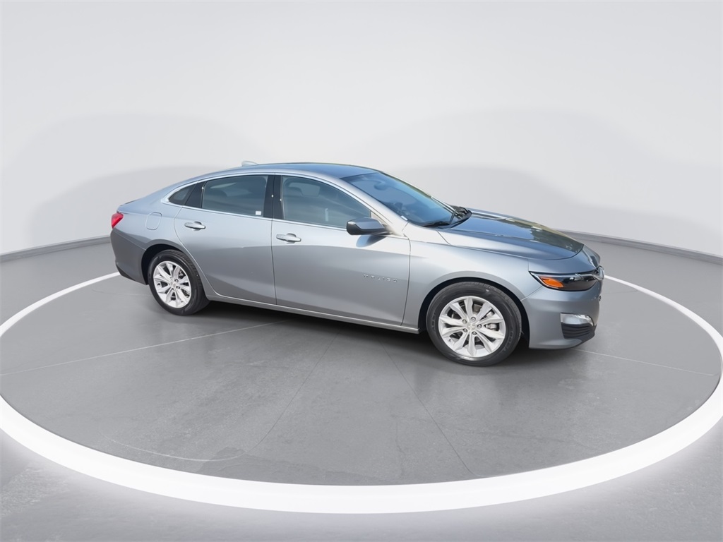 2023 Chevrolet Malibu 1LT photo 2