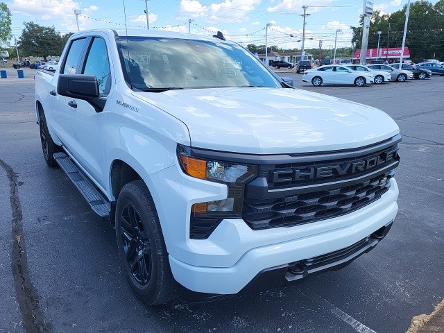 2024 Chevrolet Silverado 1500 Custom photo 3