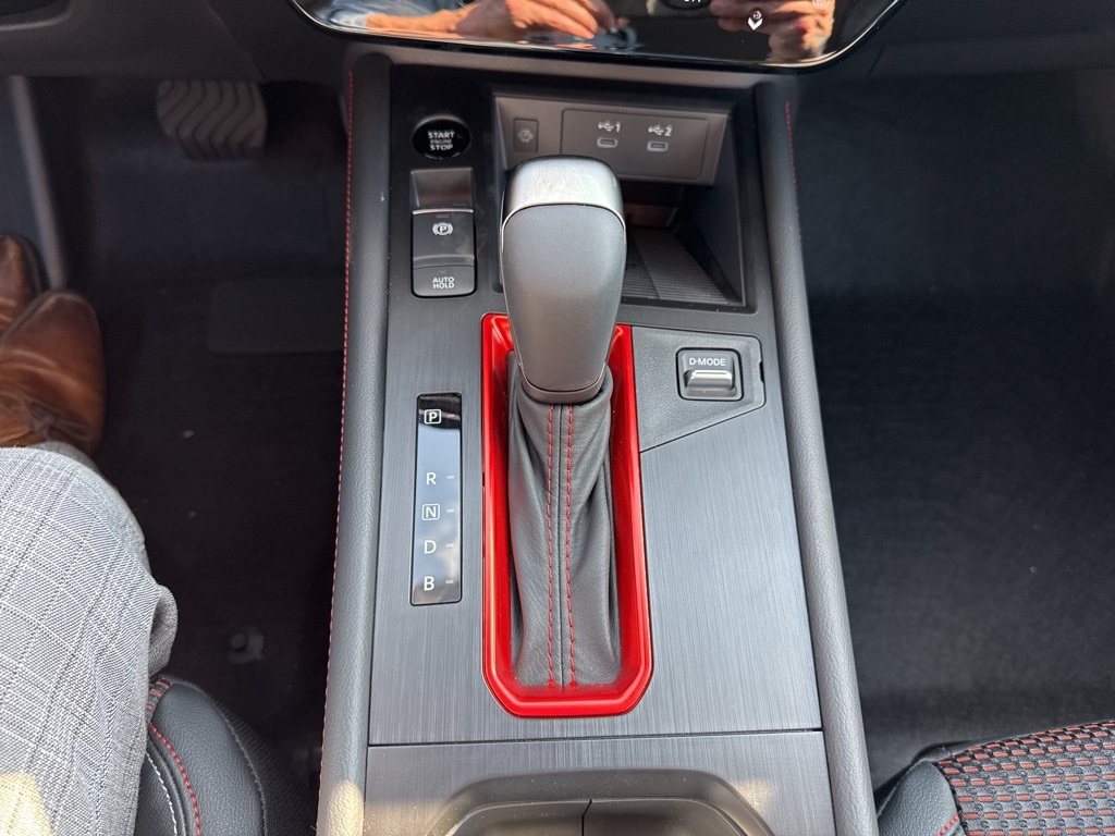 2026 Nissan Kicks SR photo 21