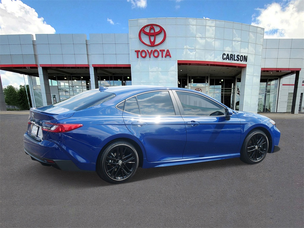 2025 Toyota Camry SE photo 4