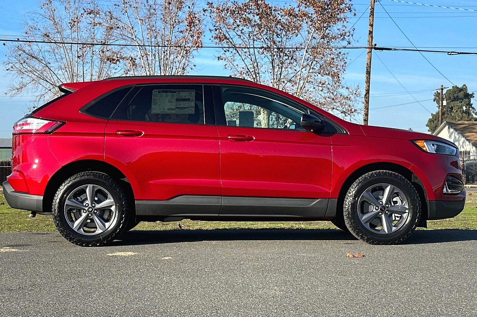 2024 Ford Edge SEL photo 3