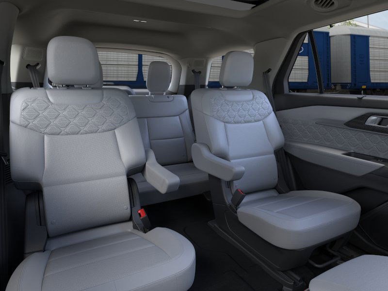 2025 Ford Explorer Platinum photo 9