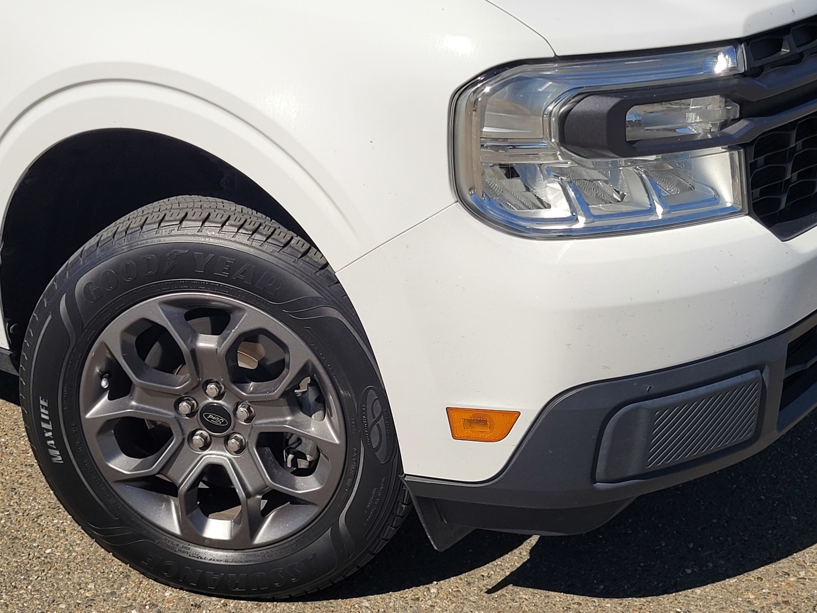 2023 Ford Maverick XLT photo 9