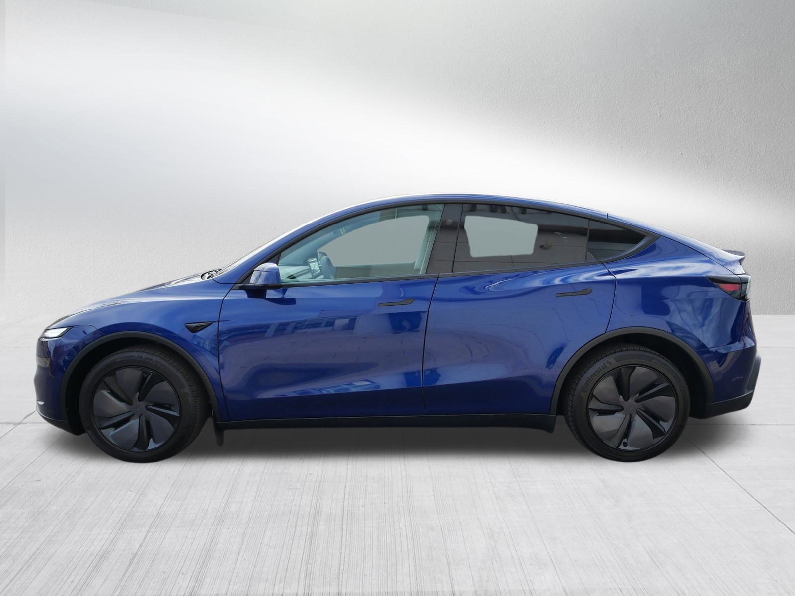 2026 Tesla Model Y Long Range photo 4